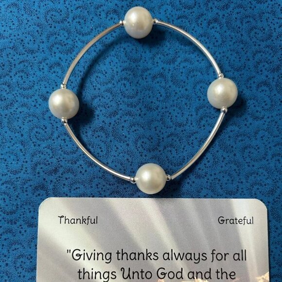 Gift of Love Blessing Bracelet Cream/pearl stretchy scripture card Small 6"-6.5" - Picture 4 of 7